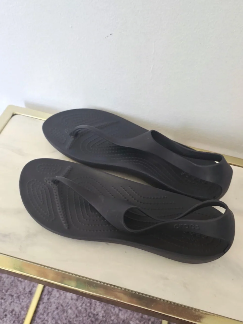 Crocs Women's Sexi Flip Black T-Strap Thong slip-on Sandals  Size 9